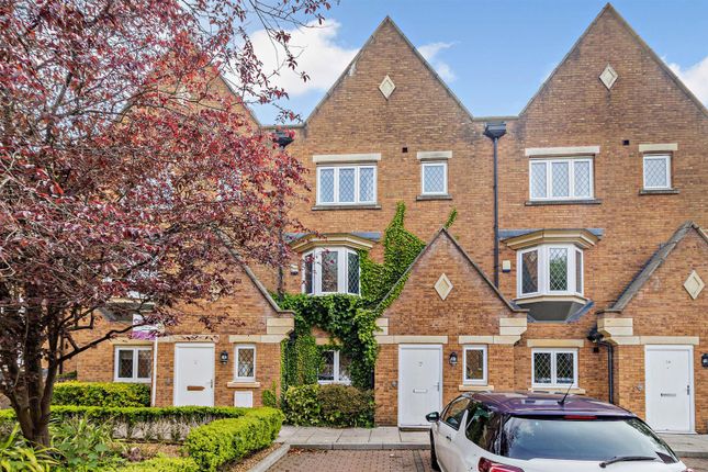 4 bedroom terraced house for sale