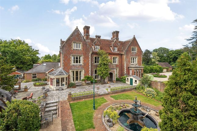 6 bedroom semi-detached house for sale