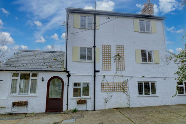 2 bedroom detached house for sale
