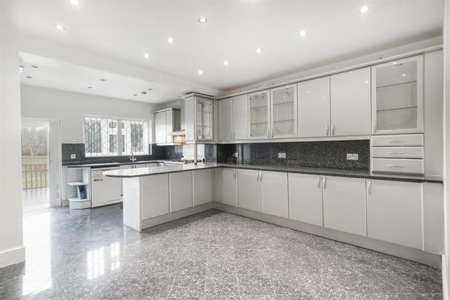 Pebworth Road, Harrow HA1 4 bed detached house for sale