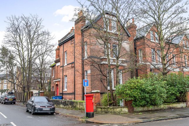 Knatchbull Road, London SE5 9 bed detached house for sale