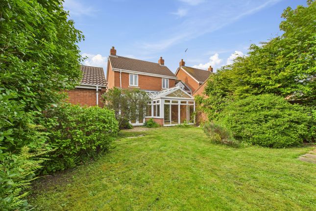 Saunders Close, Sugar Way... 3 bed link detached house for sale