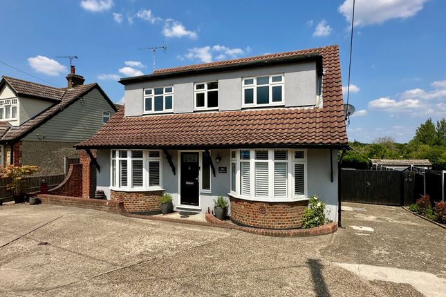 London Road, Wickford SS12 4 bed detached house for sale