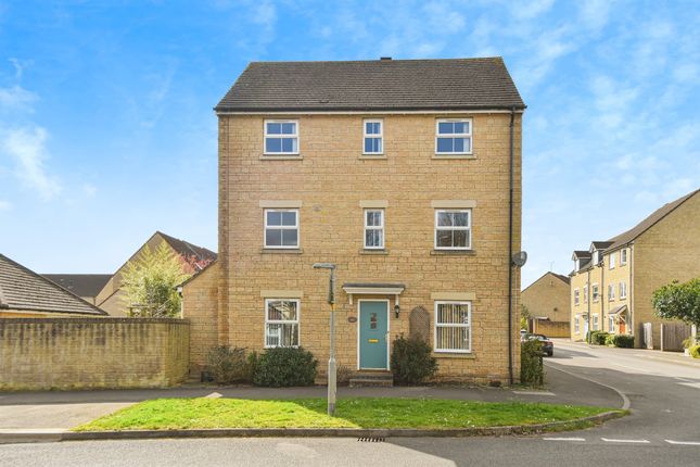 4 bedroom end of terrace house for sale