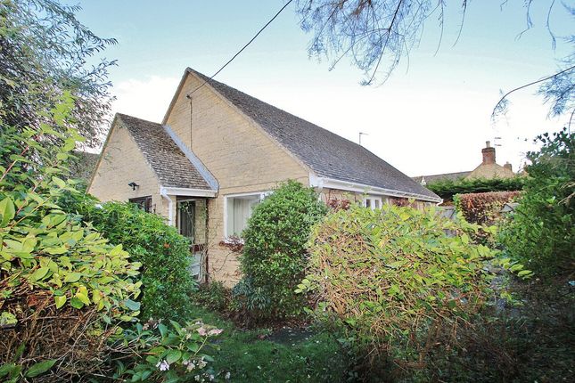 Wroslyn Road, Freeland, OX29 2 bed detached bungalow for sale