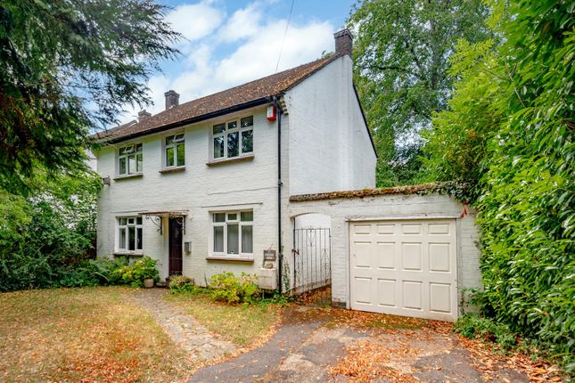 Limes Avenue, Horley 3 bed detached house for sale