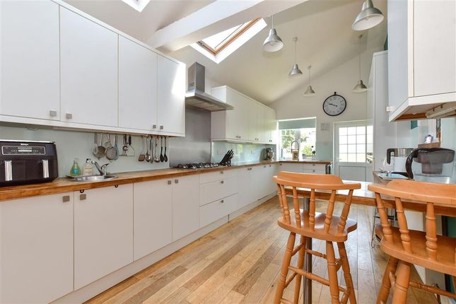 4 bed detached house