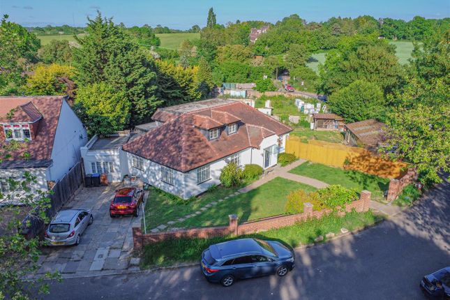 Swanland Road, Herts AL9 4 bed detached house for sale