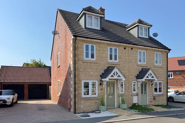 Fieldfare Way, Melksham, Wiltshire... 3 bed semi