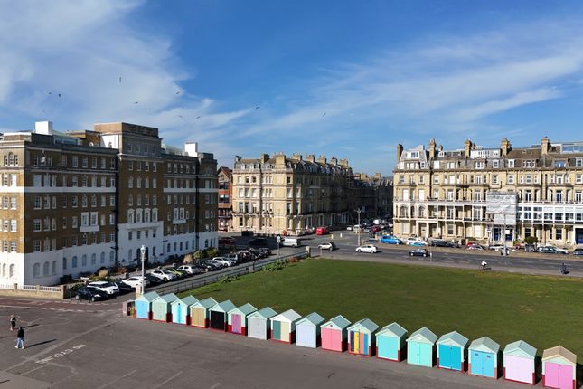 Kings Gardens, Hove, East Sussex, BN3 2 bed apartment for sale