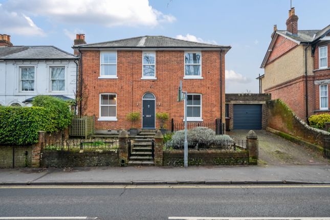 5 bedroom link detached house for sale