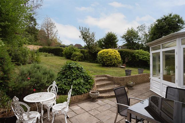 Holly Lane East, Banstead SM7 4 bed detached house for sale