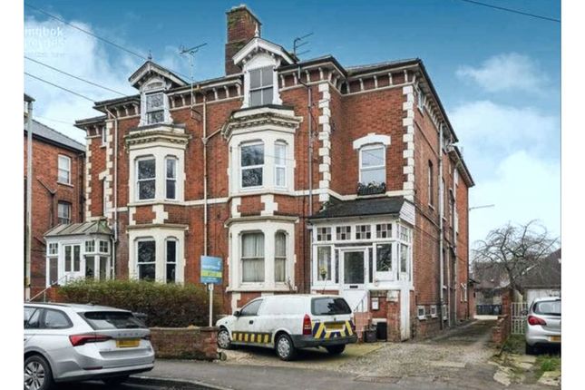 2 bed flat
