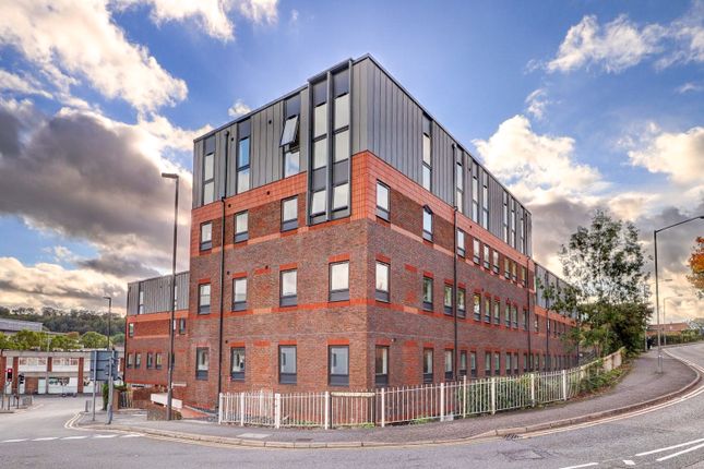 Bellfield Road, Buckinghamshire HP13 2 bed apartment for sale