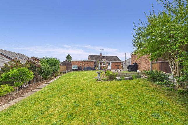 The Spinney, Worcester... 2 bed bungalow for sale