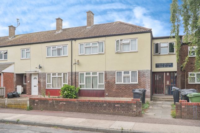 1 bedroom ground floor flat for sale