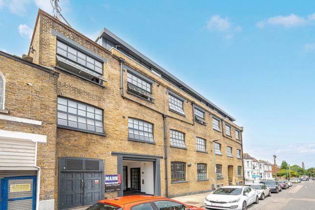 Woodrow, London 2 bed apartment for sale