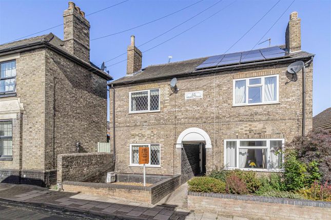 Queen Street, Newmarket CB8 2 bed semi