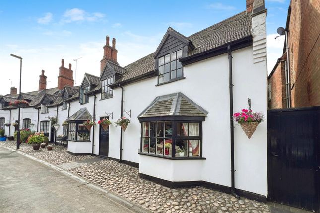 4 bedroom cottage for sale