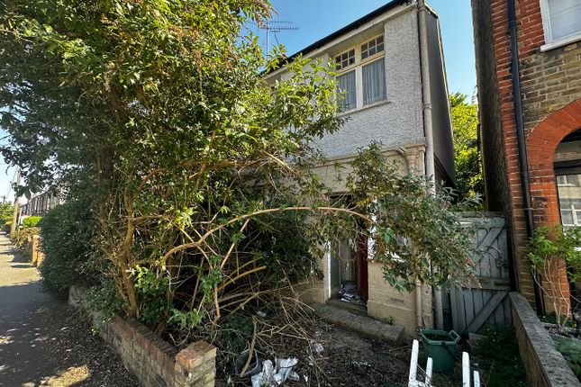 Bishop Road, Chelmsford, CM1 3 bed end of terrace house for sale