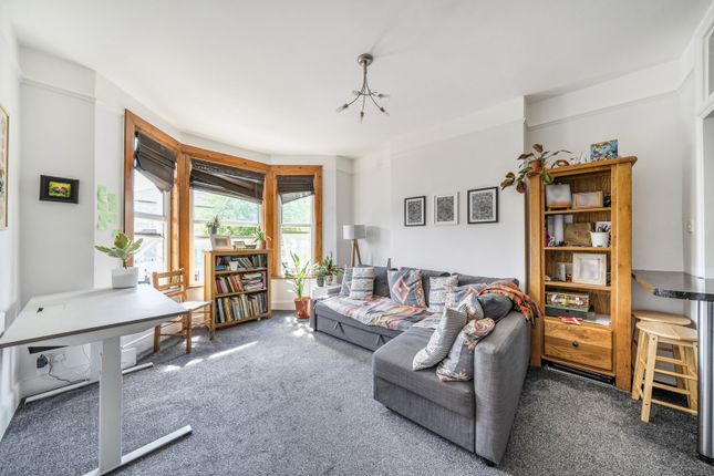 Barry Road, London 2 bed apartment for sale