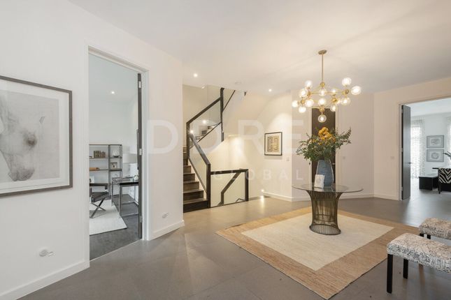8 bedroom detached house for sale