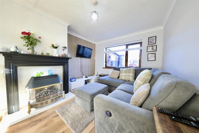 Chadcourt, Hull 2 bed end of terrace house for sale
