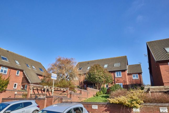Clifton Court, Hinckley 2 bed apartment for sale