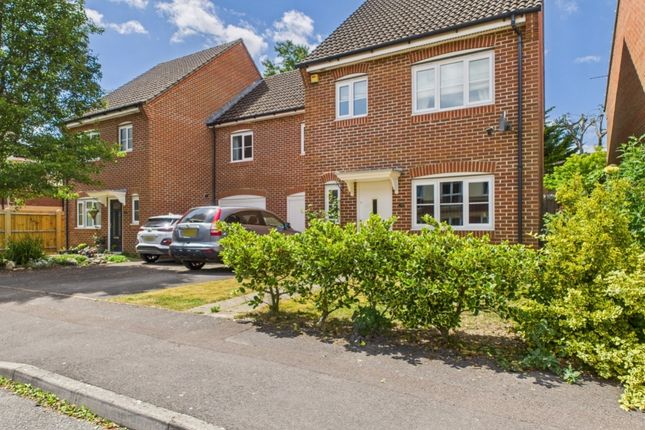 3 bedroom link detached house for sale