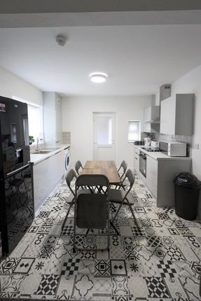 5 bed property