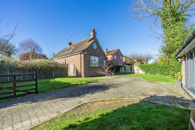 4 bed detached house