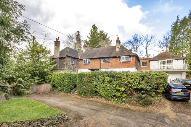 Brassey Road, Oxted, Surrey, RH8 4 bed link detached house for sale