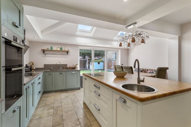 5 bed semi-detached house
