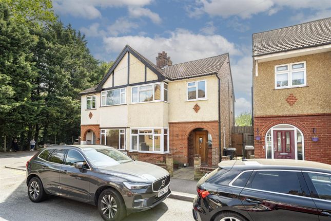Wynchlands Crescent, St. Albans 3 bed semi