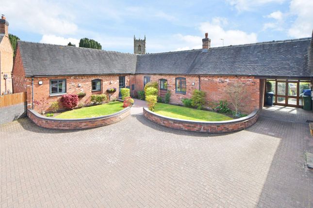 Walton's Barn, 2 Mill Farm Court... 3 bed house for sale