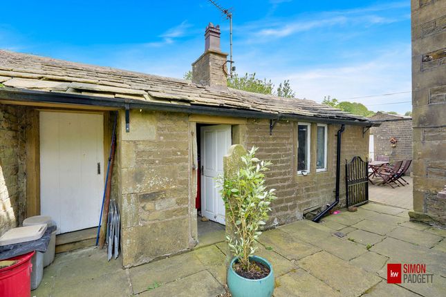 Southfield Lane, Burnley, BB10 4 bed detached house for sale