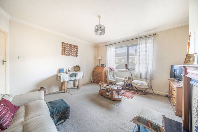 Coombe Road, Croydon, CR0 2 bed flat for sale