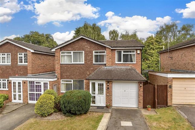 4 bed link detached house