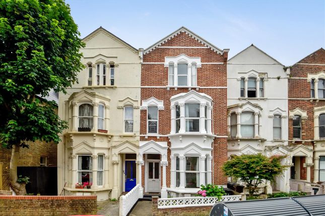 Clissold Crescent, London, N16 6 bed terraced house for sale