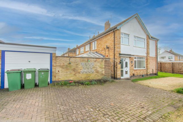 Hawthorn Drive, Leicester LE8 3 bed semi