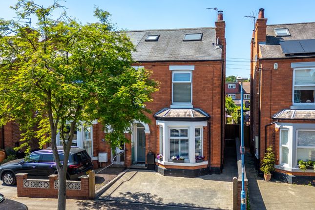 4 bedroom semi-detached house for sale
