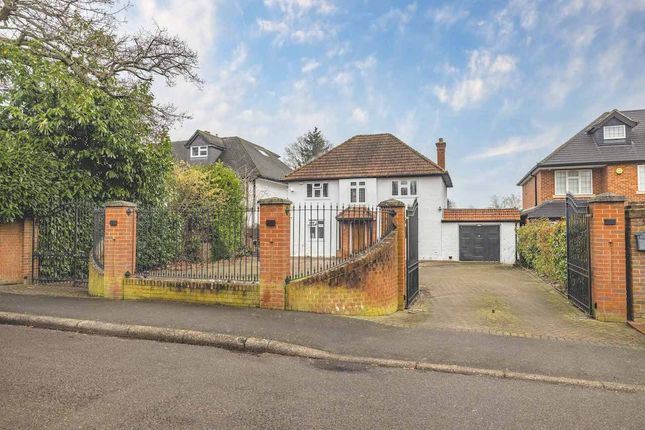 Old Slade Lane, Richings Park SL0 4 bed detached house for sale