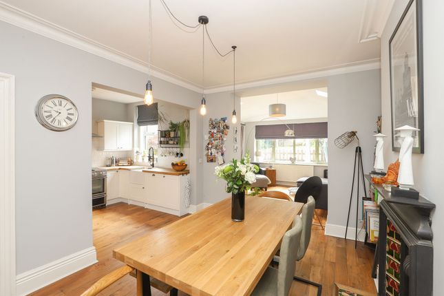 5 bedroom semi-detached house for sale