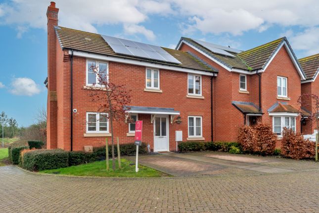 4 bedroom end of terrace house for sale