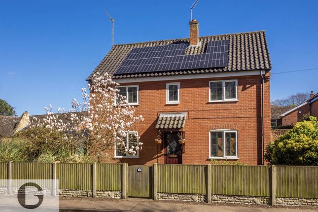 Yarmouth Road, Great Yarmouth NR29 3 bed detached house for sale