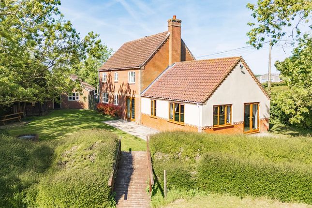 4 bed detached house