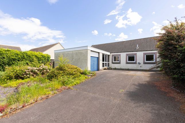 5 Lammermoor Gardens, Tranent, EH33 1NN 4 bed detached bungalow for sale