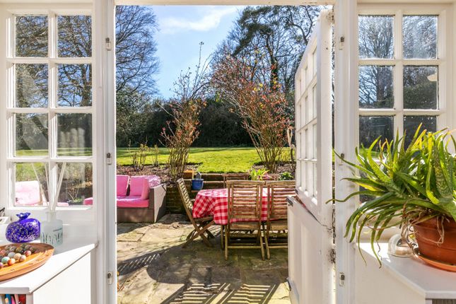 Lavender Mead, Hampshire, SO21 5 bed country house for sale