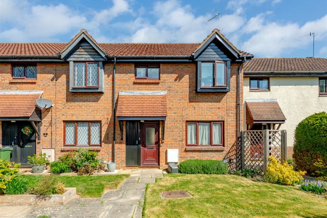 Grassmere, Horley 3 bed end of terrace house for sale