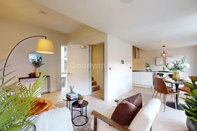 3 bedroom town house for sale